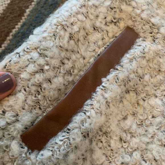 Vest - Picture 3 of 4